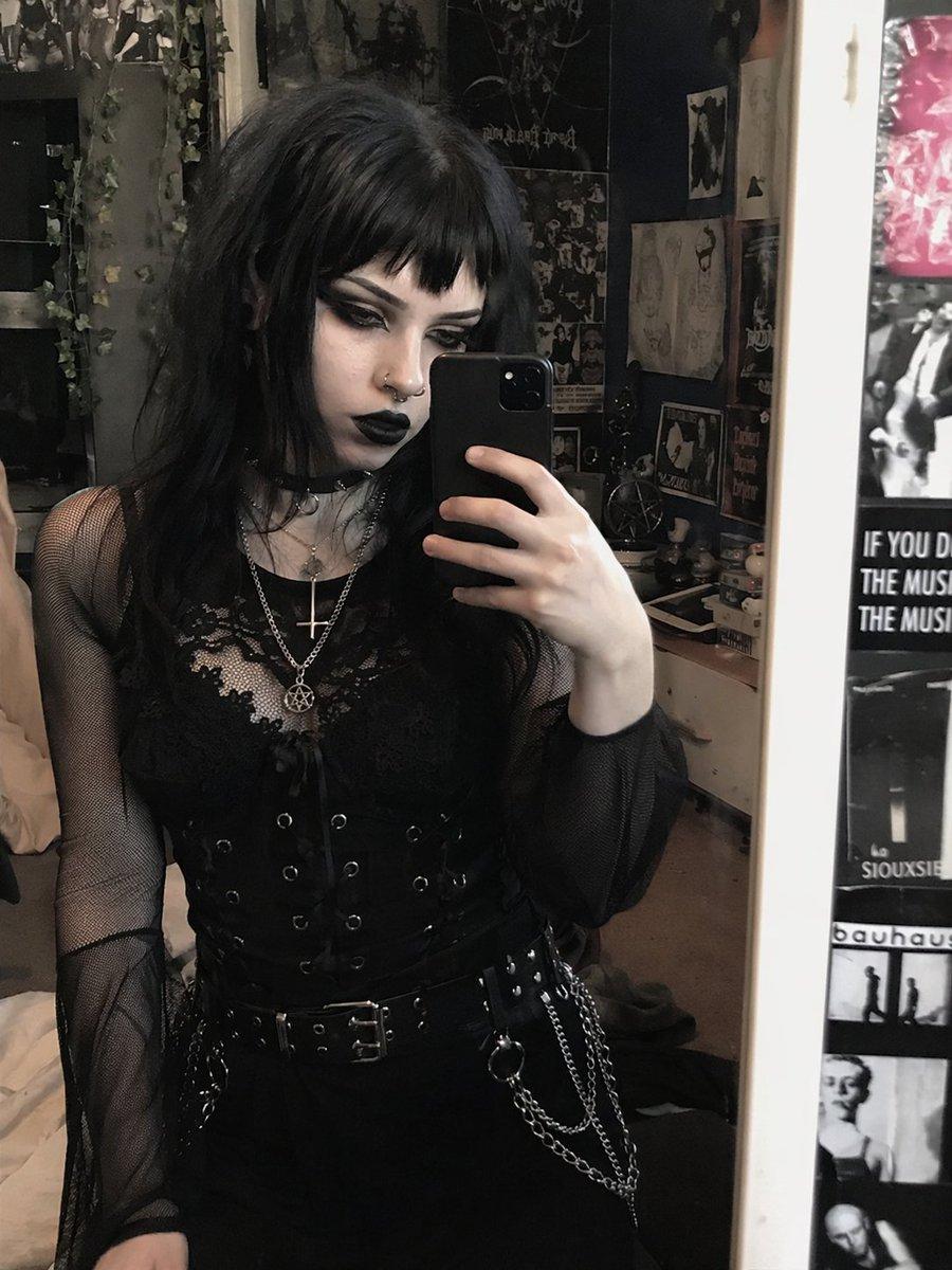Goth Style Transformation - AI image template preview