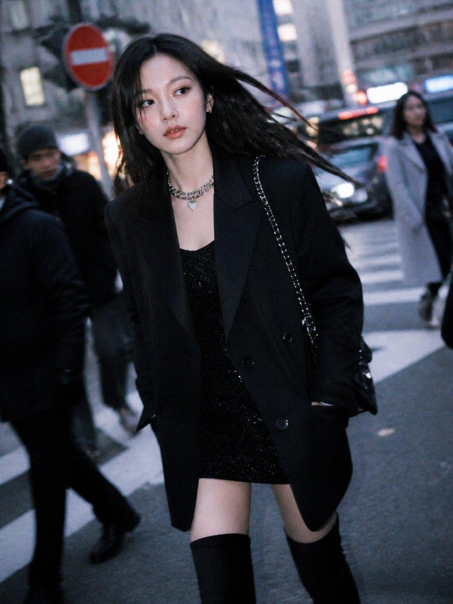 Moody Black Outfit Street Style - AI image template preview
