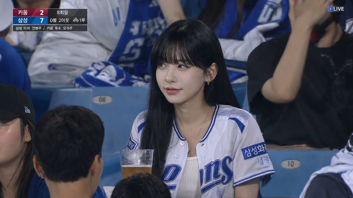 Korean Baseball Live TV Screenshot - AI image template preview