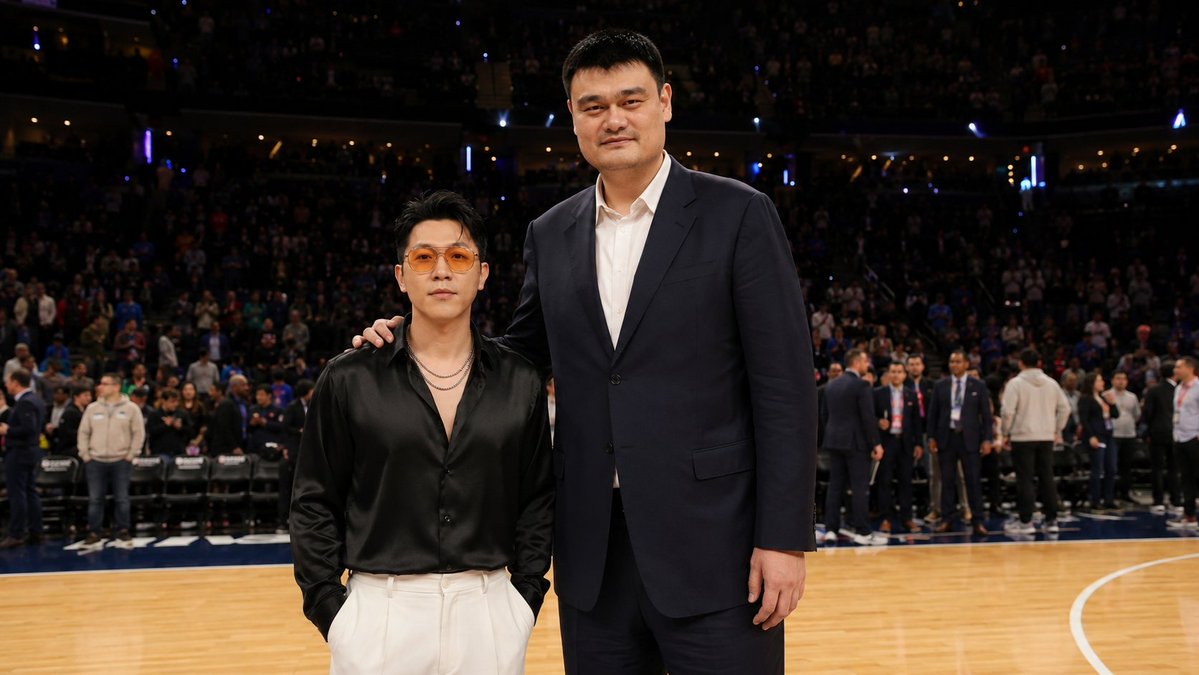 Anonymized Courtside Celebrity Photo - AI image template preview