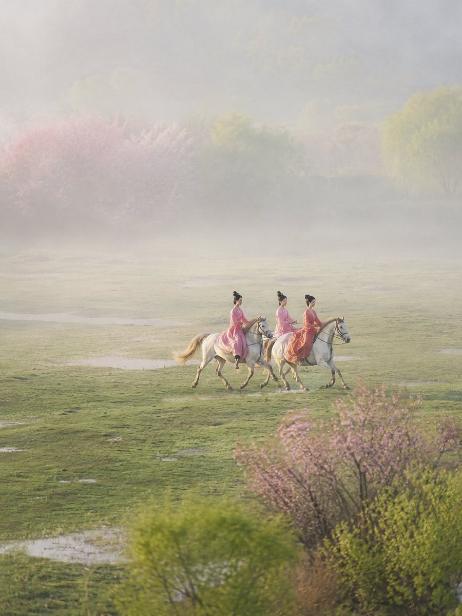 Ancient Painting to Real Scene Photo - AI image template preview