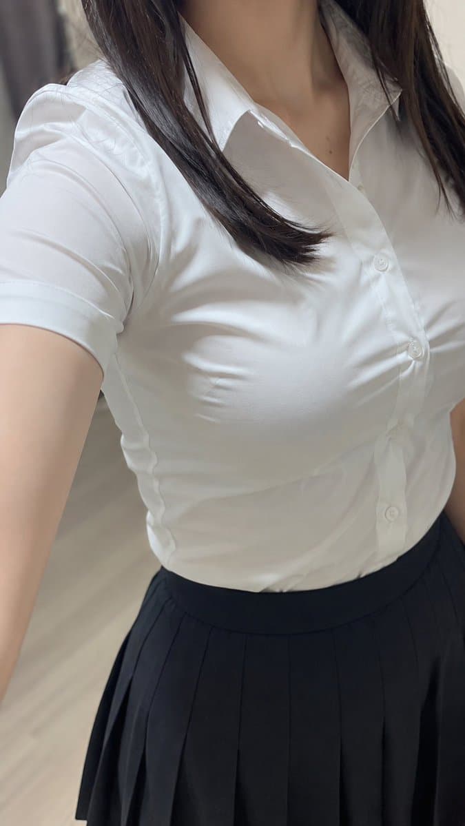 Realistic Office Outfit Selfie - AI image template preview