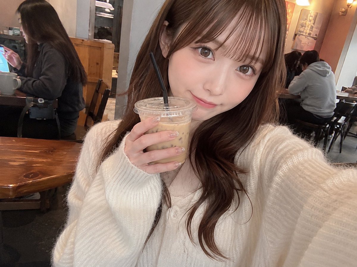 Realistic Japanese Idol iPhone Selfie - AI image template preview