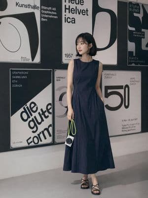 Minimalist Fashion Gallery Photography - AI image template preview