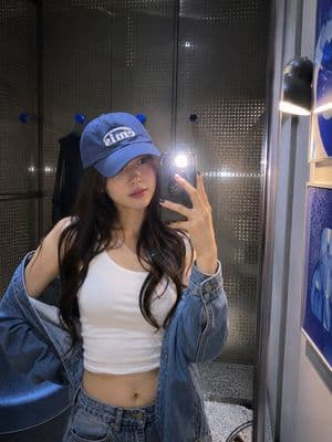 Streetwear Fashion Mirror Selfie - AI image template preview