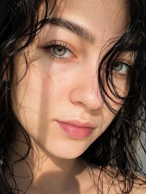 Ultra-Realistic Beauty Portrait - AI image template preview