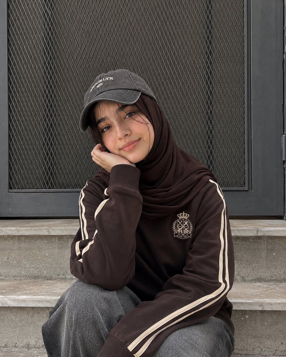 Streetwear Hijab Portrait - AI image template preview