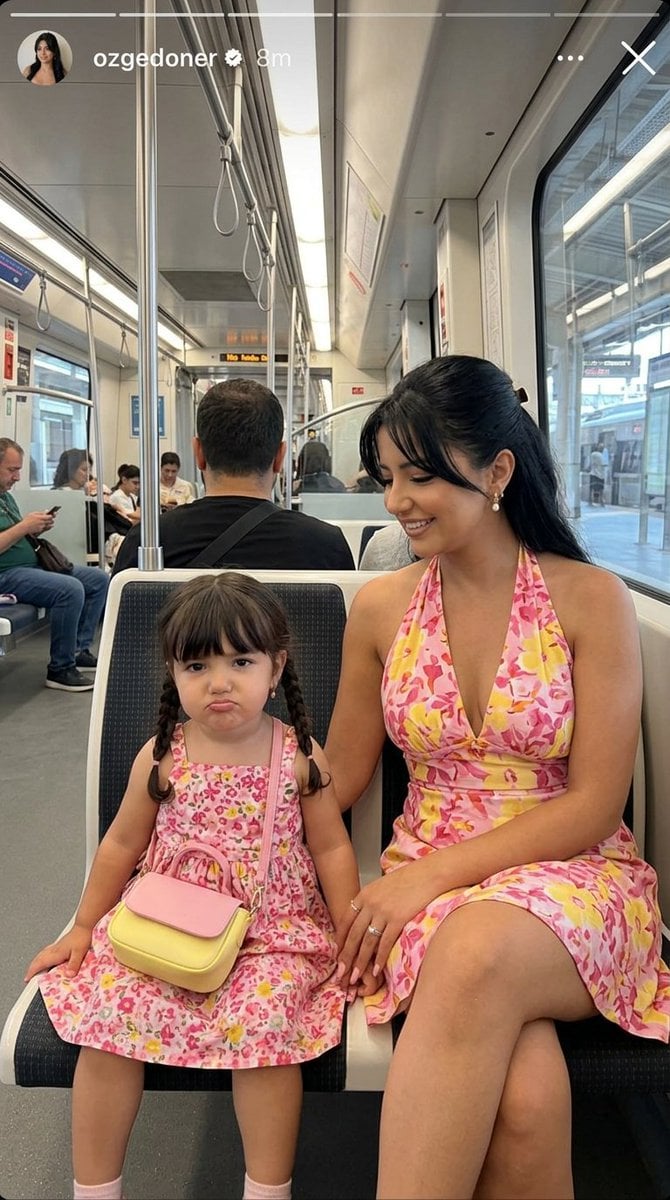 Instagram Story Train Candid preview