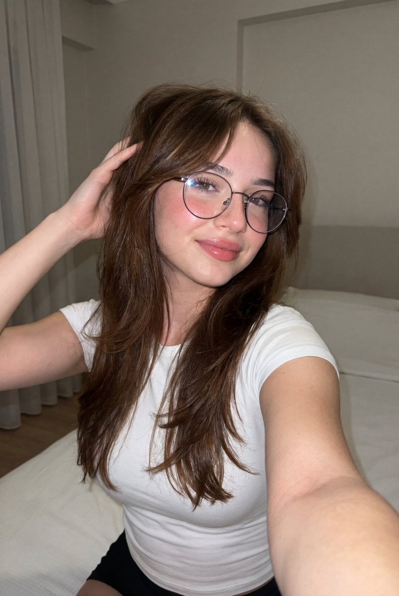 Ultra-Realistic Bedroom Selfie Portrait preview