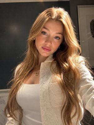 Candid Flagship Camera Selfie preview