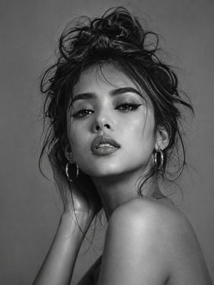 High-Fashion B&W Beauty Portrait preview